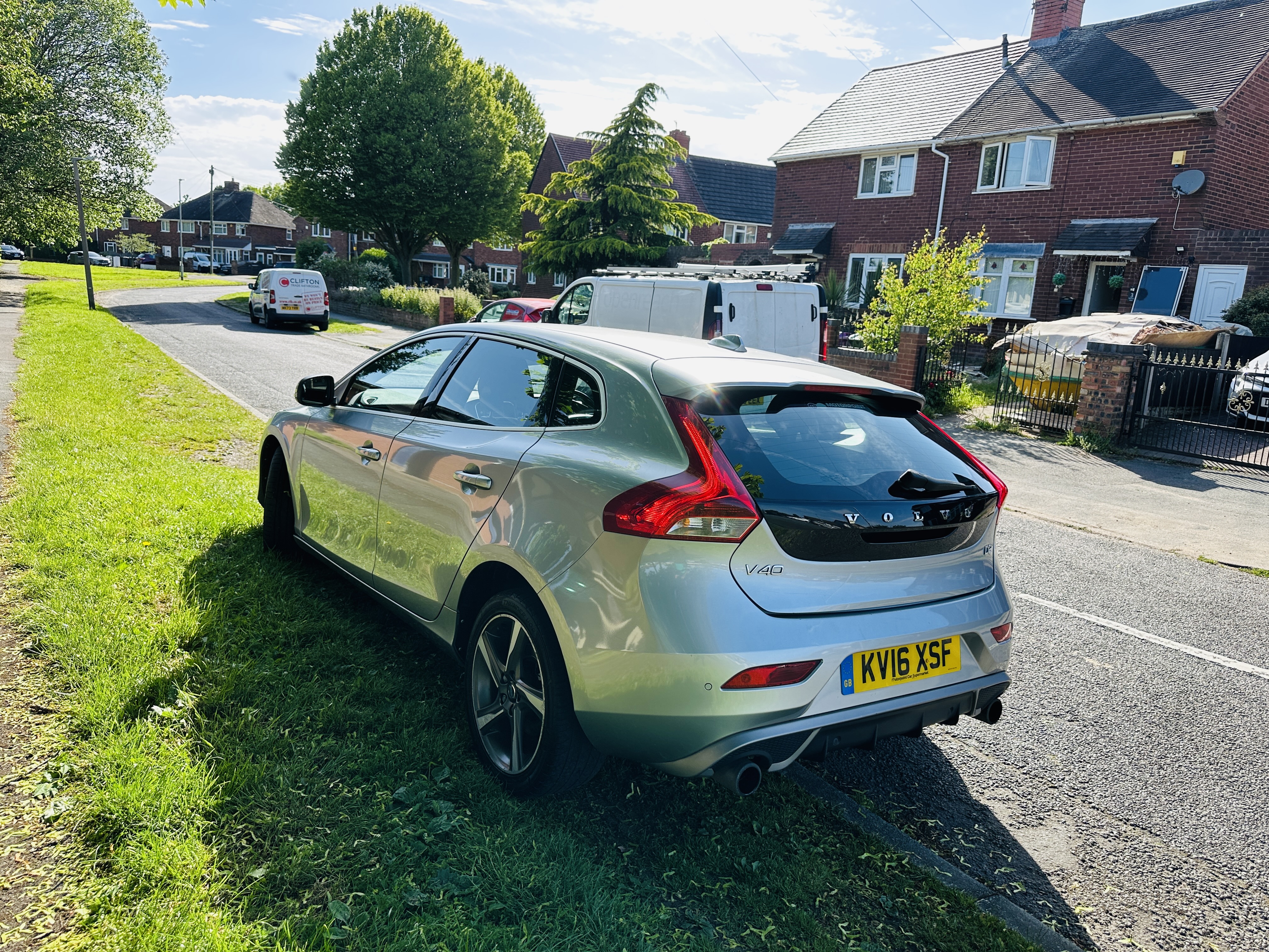 Volvo V40 2.0 D2 R-Design Lux Nav Auto Euro 6 (s/s) 5dr