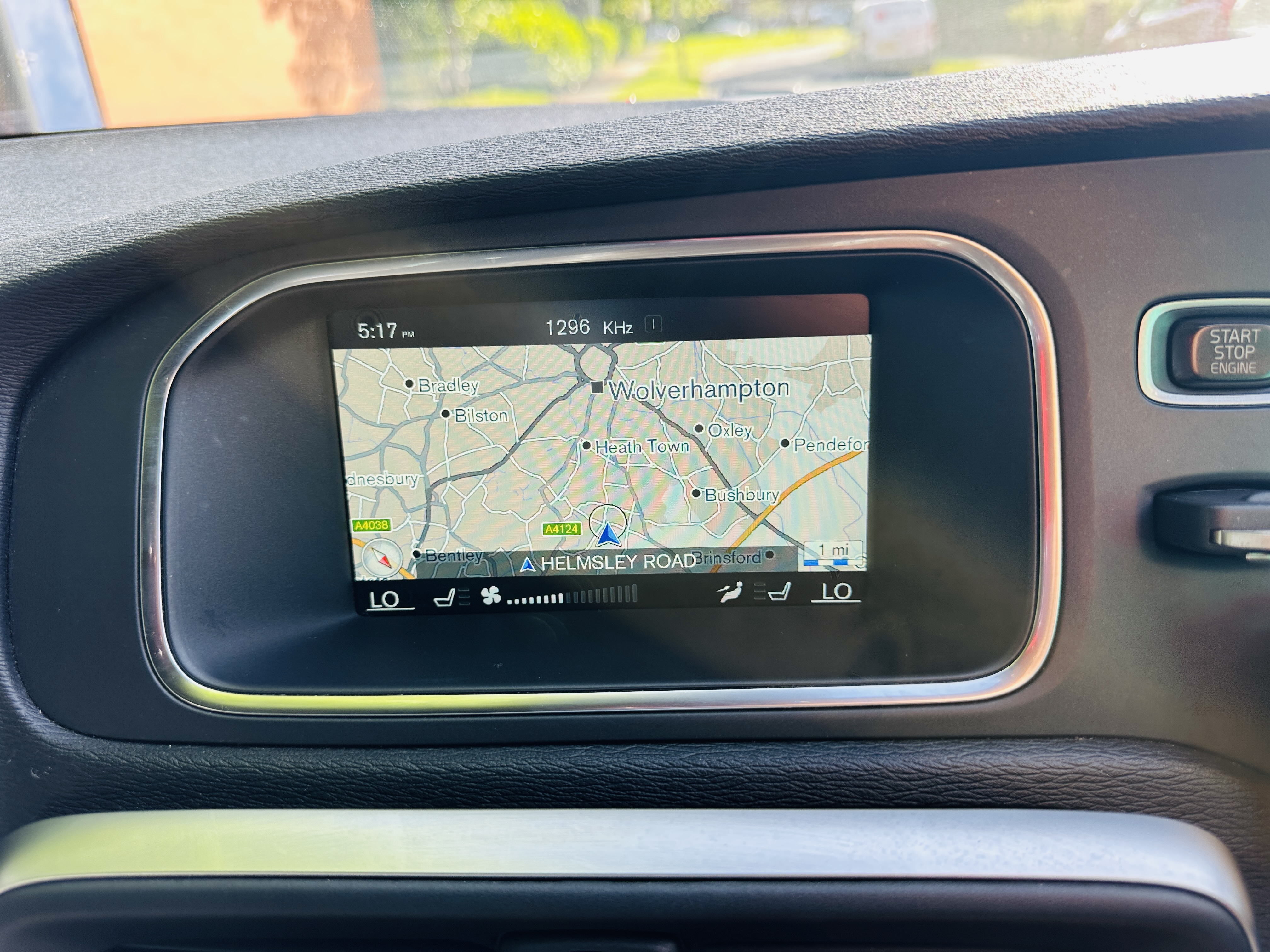 Volvo V40 2.0 D2 R-Design Lux Nav Auto Euro 6 (s/s) 5dr