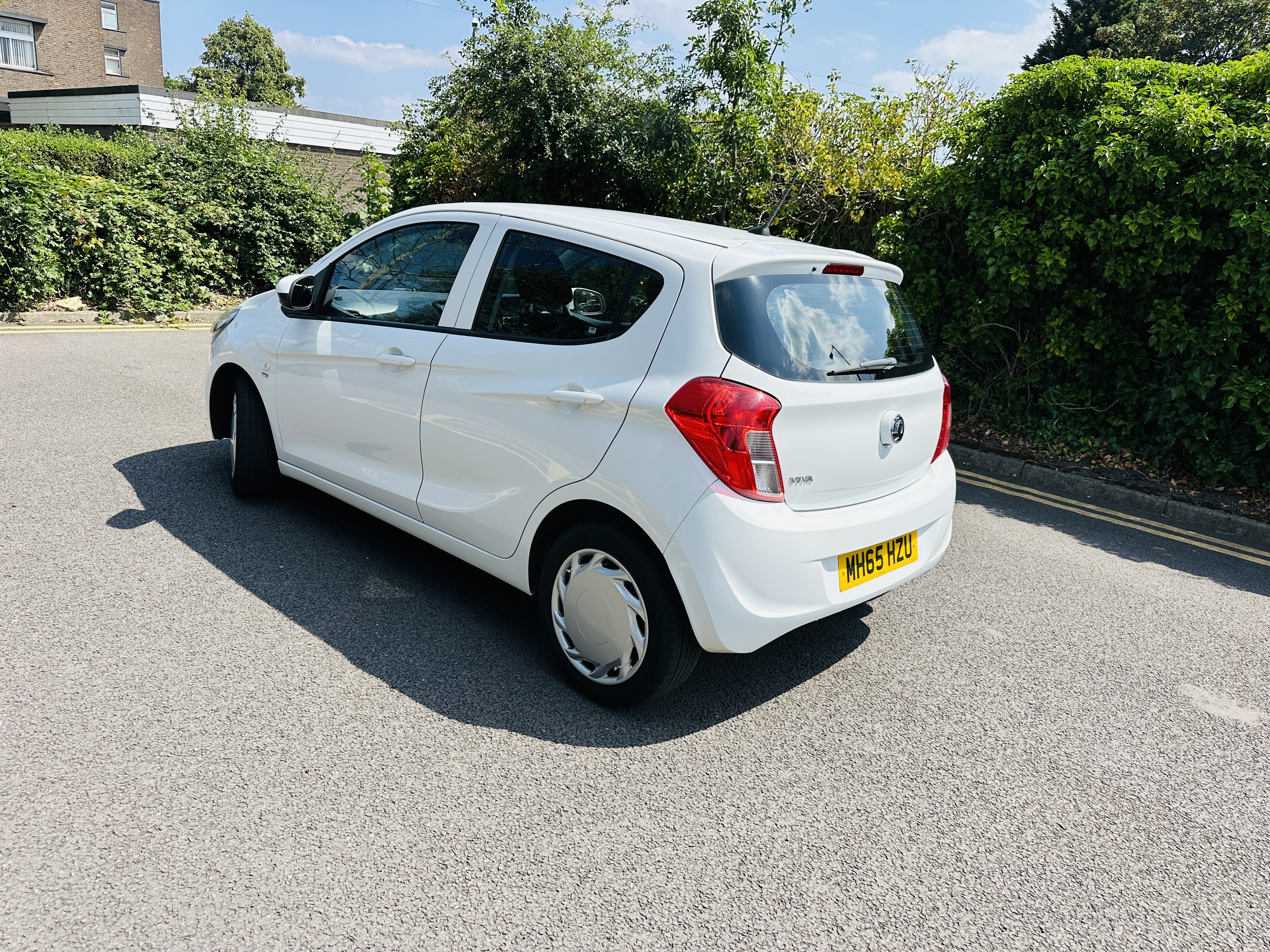 Vauxhall Viva 1.0i SE Hatchback 5dr Petrol Manual Euro 6 (a/c) (75 ps)