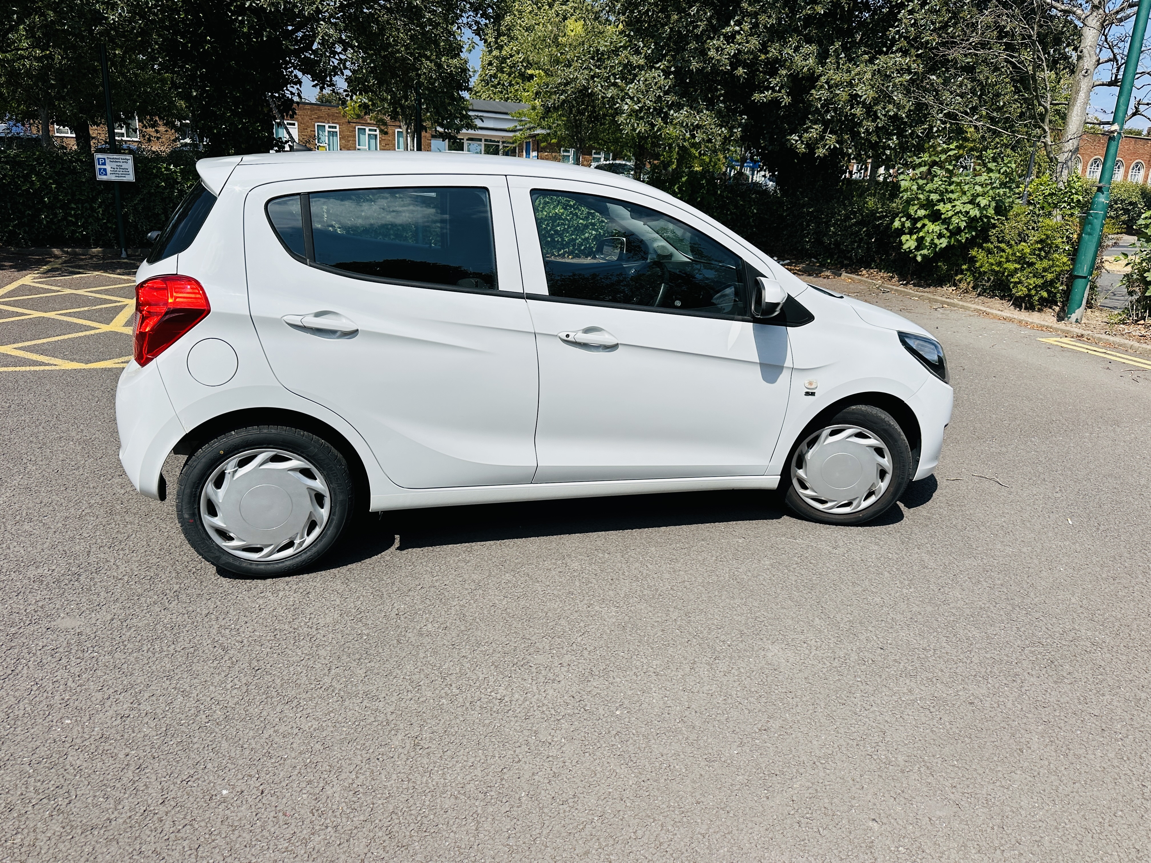 Vauxhall Viva 1.0i SE Hatchback 5dr Petrol Manual Euro 6 (a/c) (75 ps)