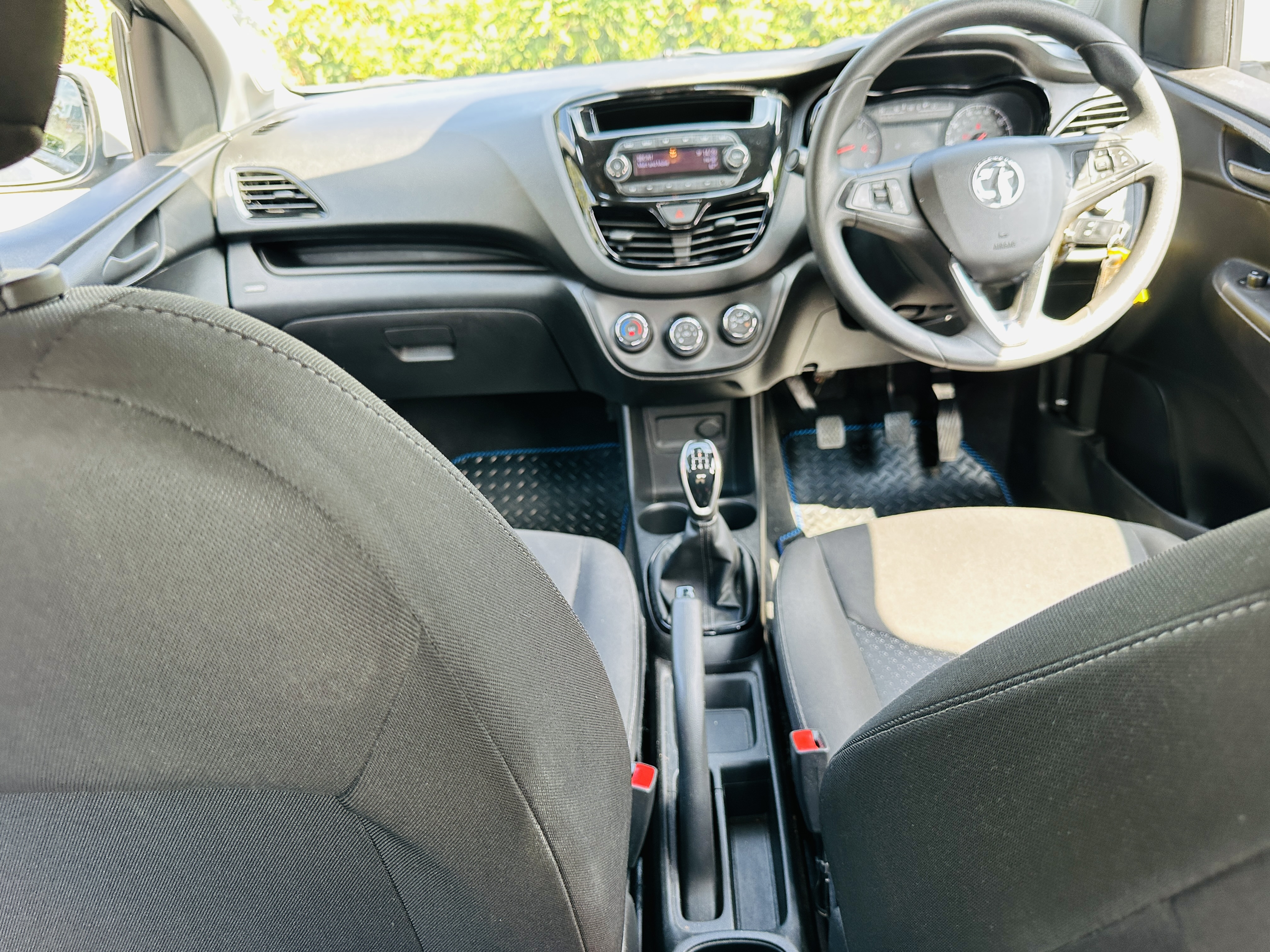 Vauxhall Viva 1.0i SE Hatchback 5dr Petrol Manual Euro 6 (a/c) (75 ps)