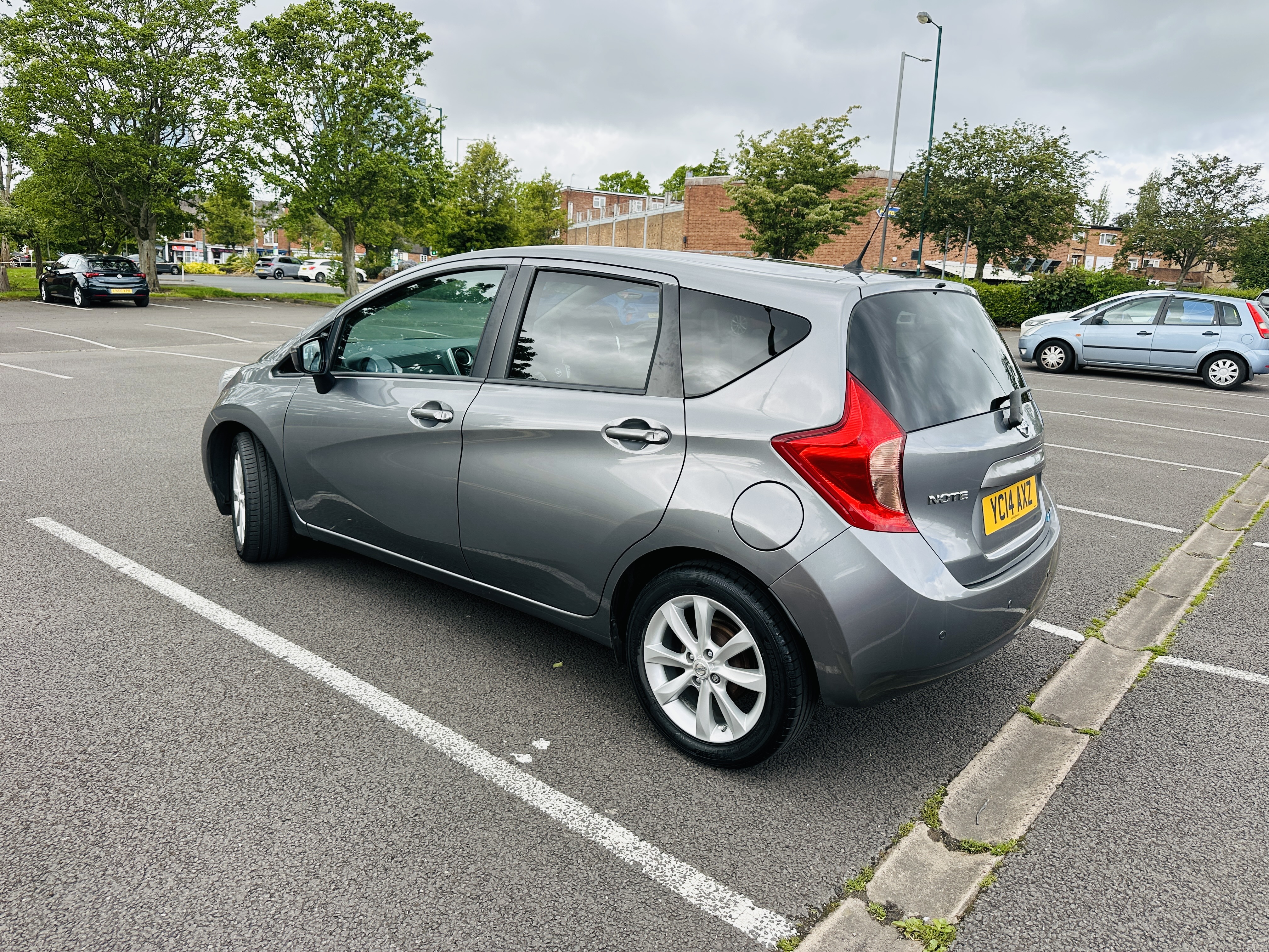 Nissan Note 1.2 DIG-S Acenta Premium Hatchback 5dr Petrol CVT Euro 5 (s/s) (98 ps)