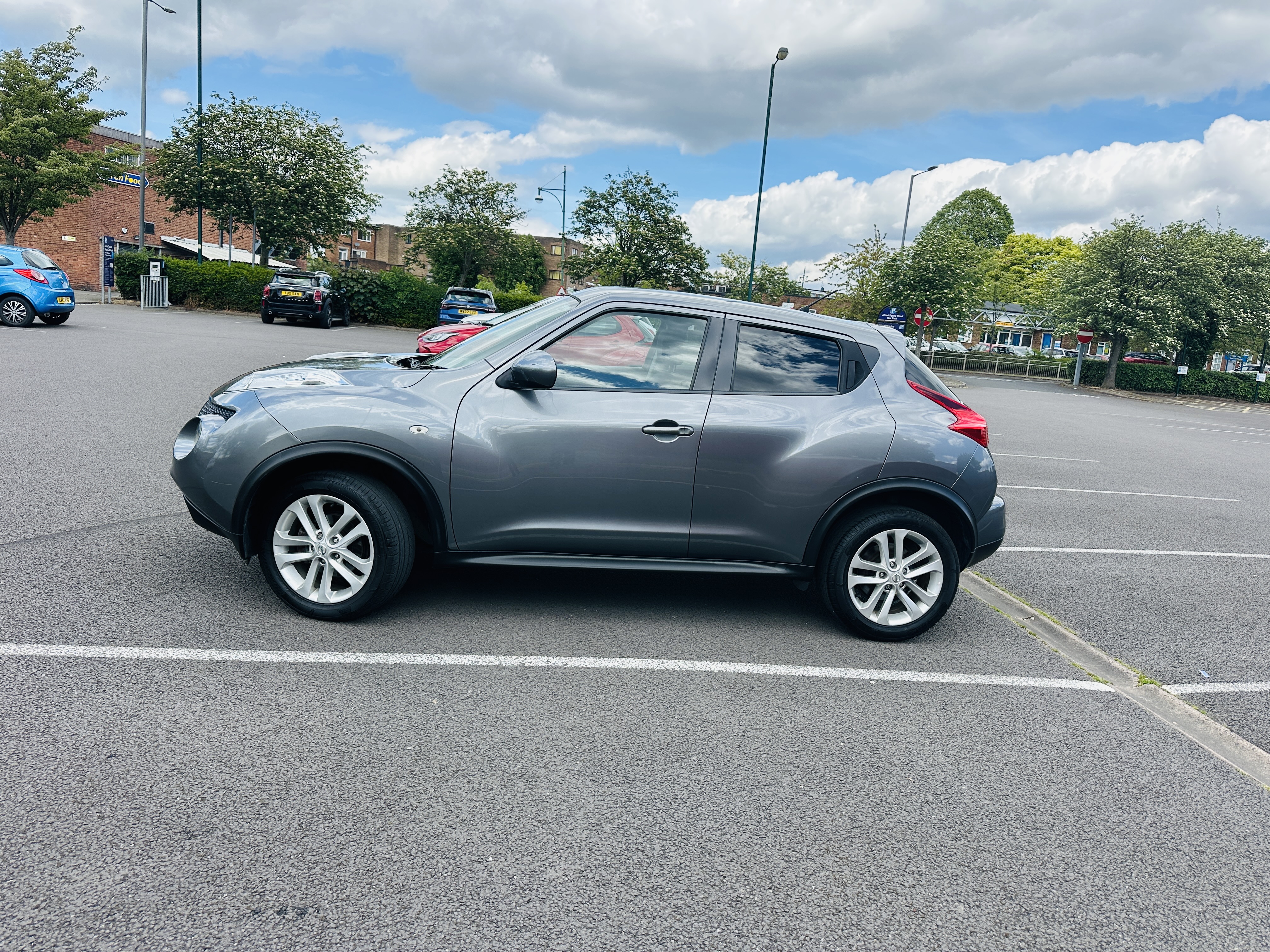 Nissan Juke 1.6 Acenta Premium SUV 5dr Petrol Manual Euro 5 (s/s) (117 ps)