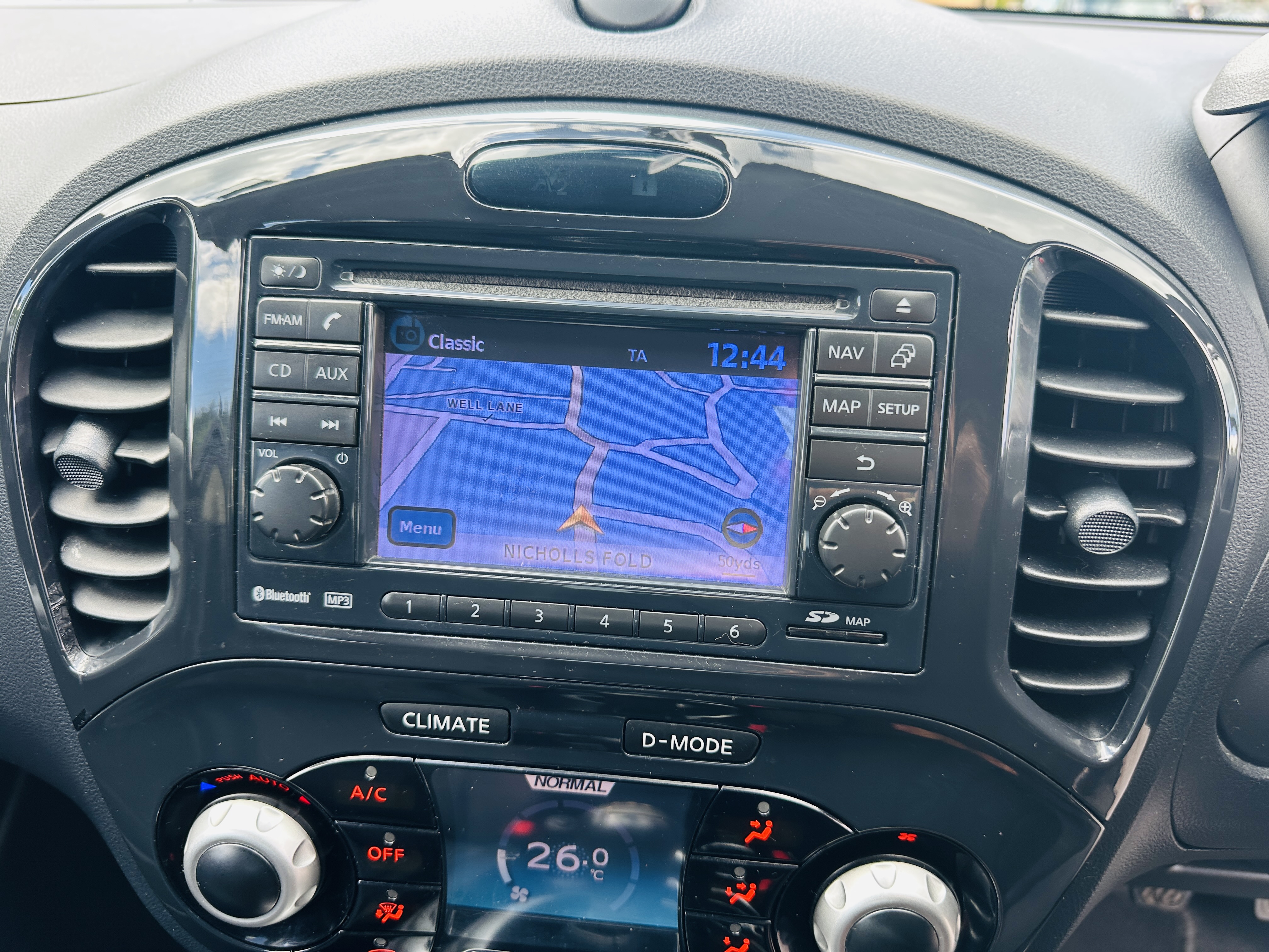 Nissan Juke 1.6 Acenta Premium SUV 5dr Petrol Manual Euro 5 (s/s) (117 ps)