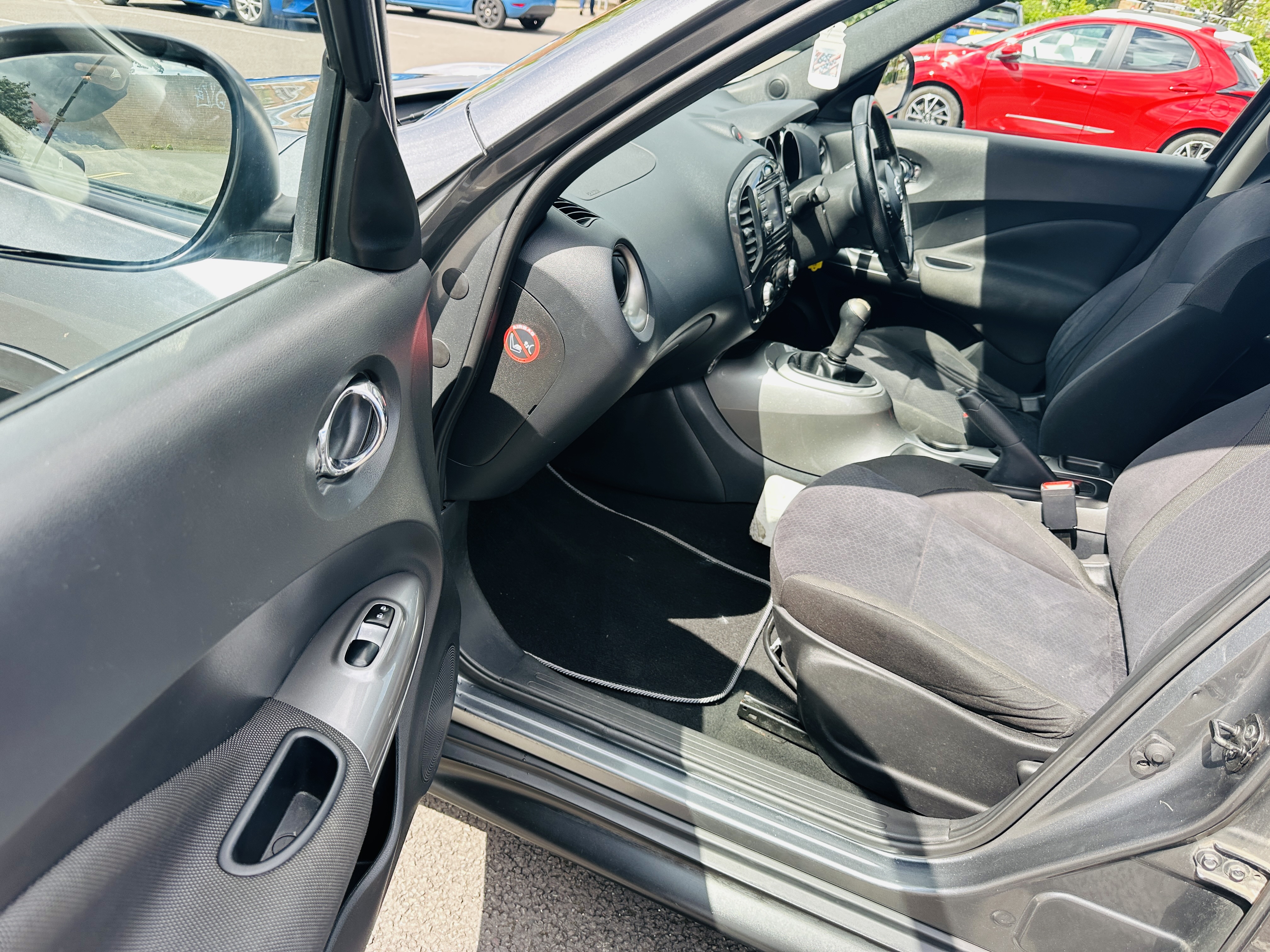 Nissan Juke 1.6 Acenta Premium SUV 5dr Petrol Manual Euro 5 (s/s) (117 ps)