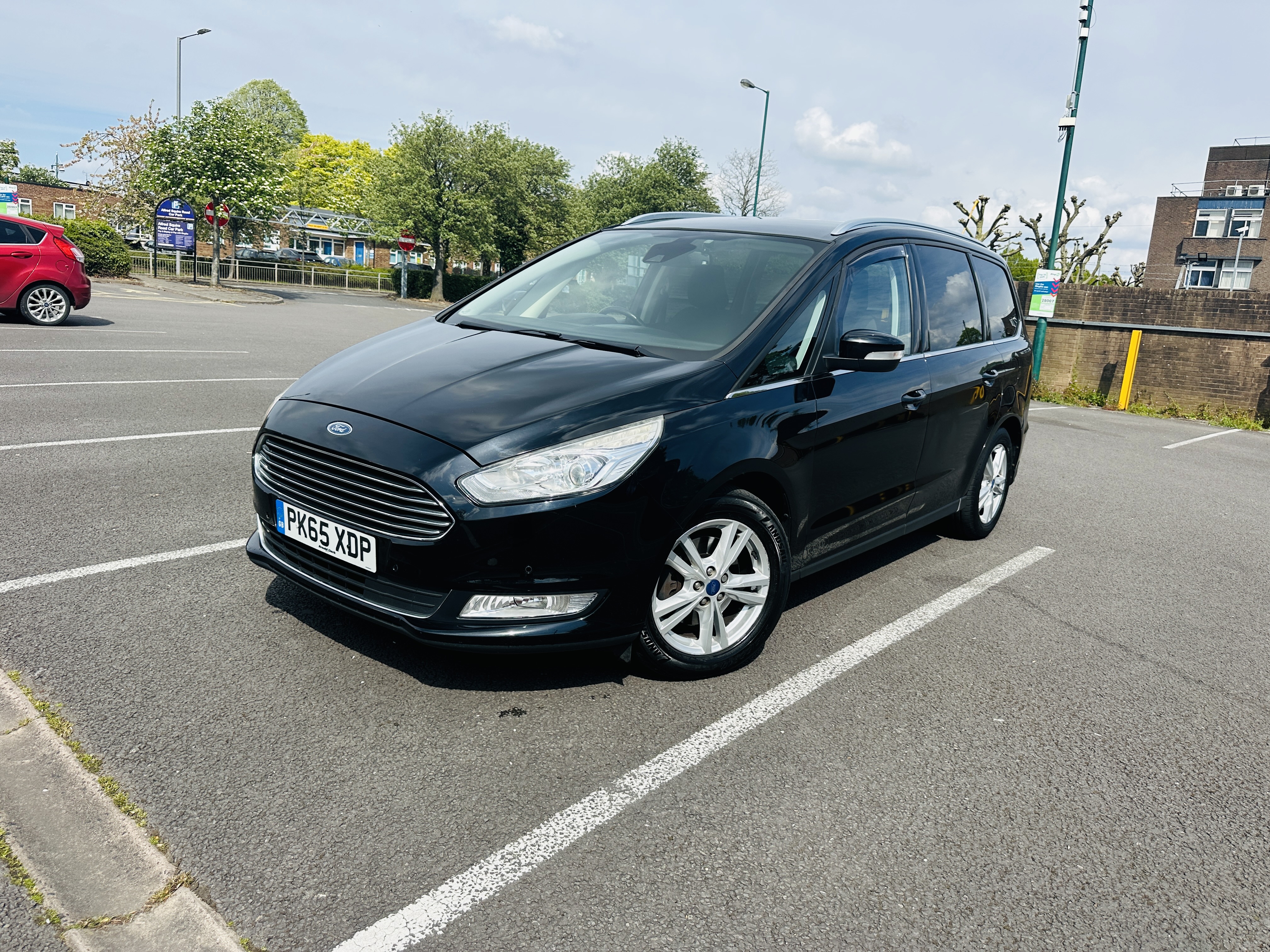 Ford Galaxy 2.0 TDCi Titanium MPV 5dr Diesel Powershift Euro 6 (s/s) (180 ps)