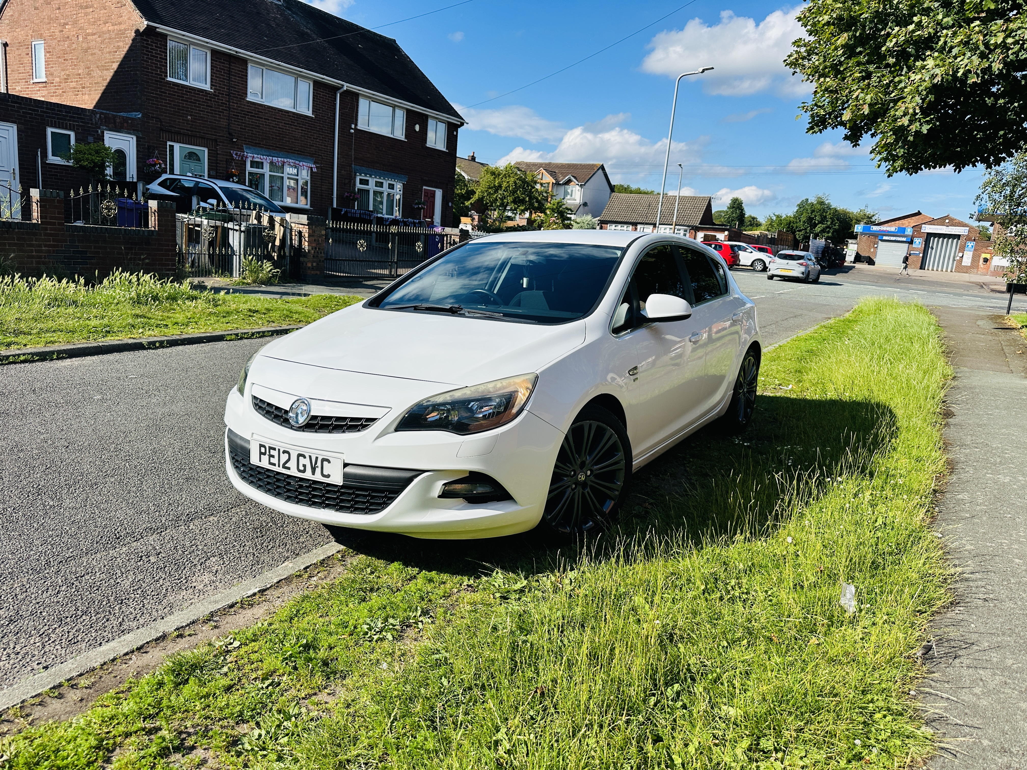 Vauxhall Astra 1.6 16v SRi VX Line Hatchback 5dr Petrol Manual Euro 5 (115 ps)